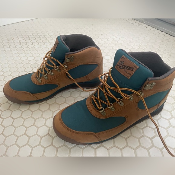 *Brand new* Danner Women’s Jag distressed brown/deep teal Boots - Picture 3 of 11